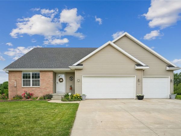 4614 Adams Court NE, Cedar Rapids, IA 52411