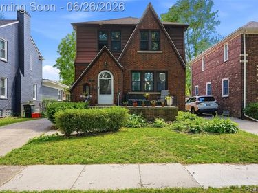 461 Manor Street, Grosse Pointe Farms, MI 48236