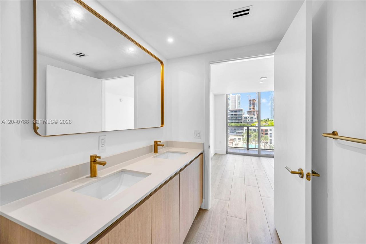 90 NE 32nd , Unit 1103, Miami, FL 33127 Photo
