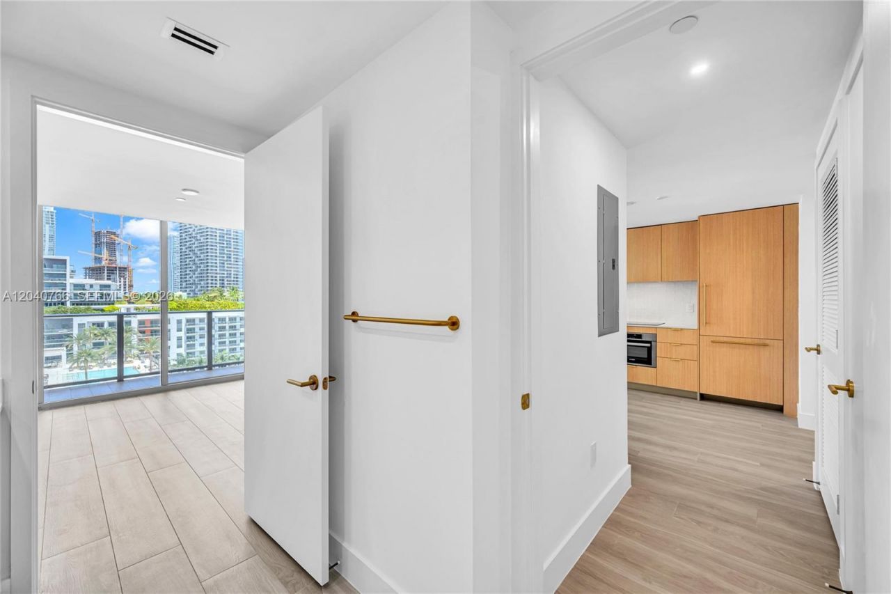 90 NE 32nd , Unit 1103, Miami, FL 33127 Photo