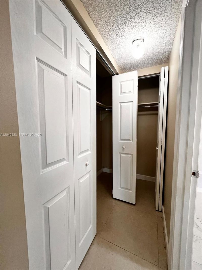 9235 Lagoon Pl , Unit 109, Davie, FL 33324 Photo