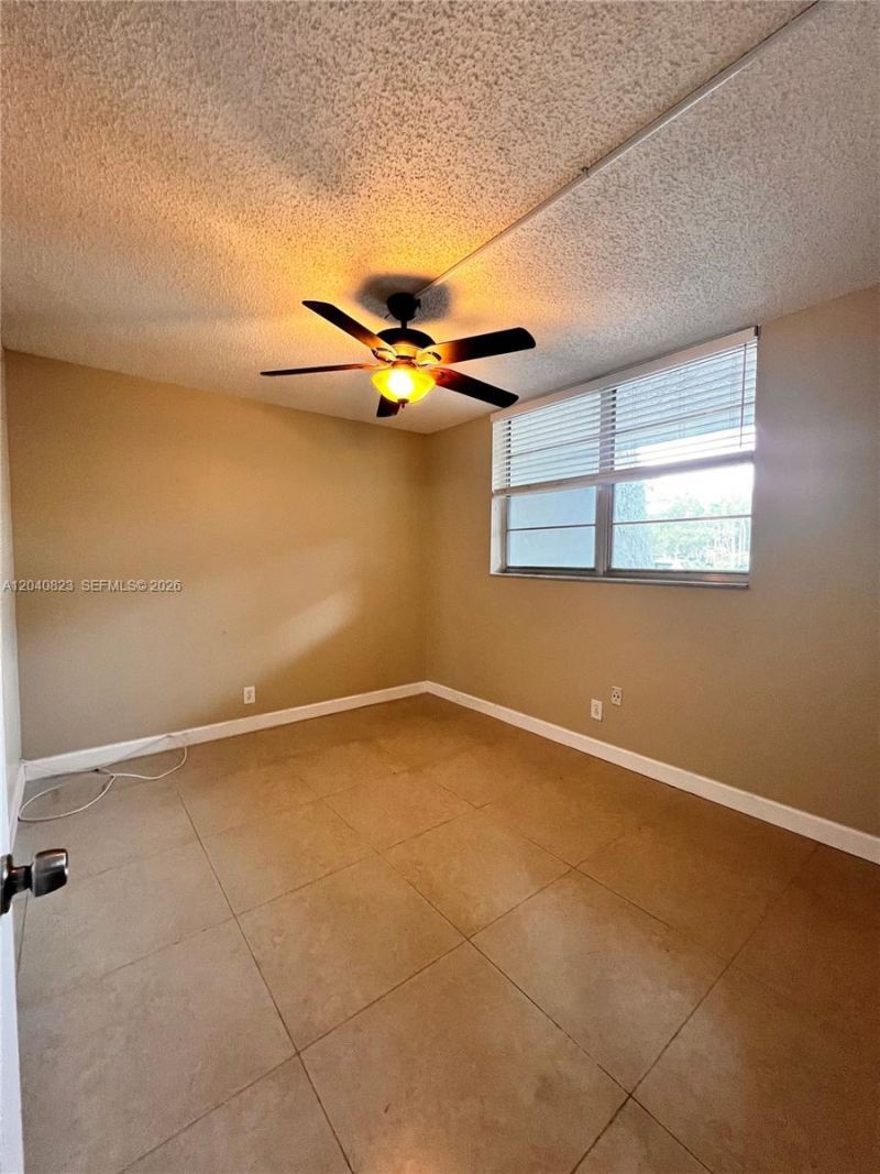 9235 Lagoon Pl , Unit 109, Davie, FL 33324 Photo