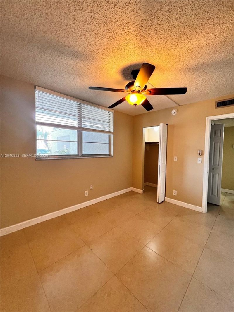 9235 Lagoon Pl , Unit 109, Davie, FL 33324 Photo