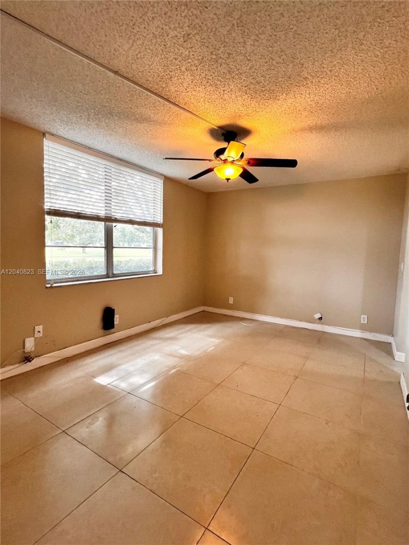 9235 Lagoon Pl , Unit 109, Davie, FL 33324 Photo