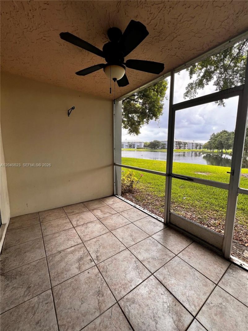 9235 Lagoon Pl , Unit 109, Davie, FL 33324 Photo