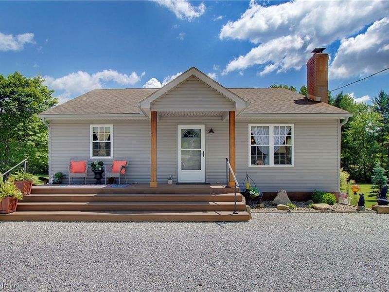 14157 Lisbon Street NE, Paris, OH 44669 Photo 2