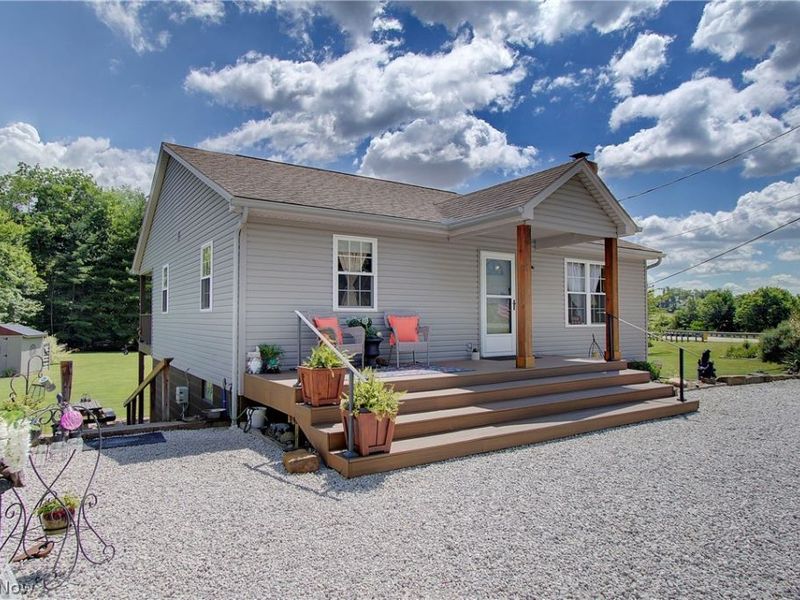 14157 Lisbon Street NE, Paris, OH 44669 Photo 3