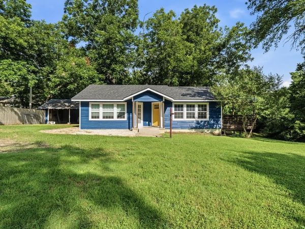 603 E Avenue A , Valley Mills, TX 76689