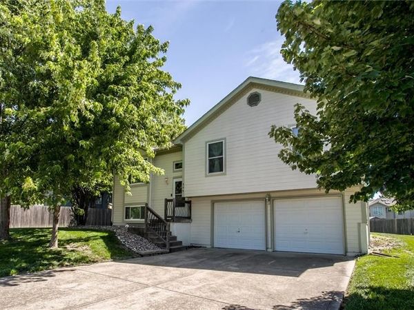 305 Pinetree Drive, Greenwood, MO 64034