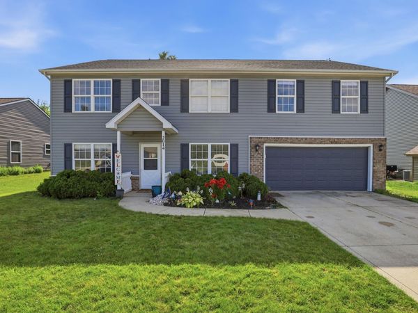 2014 Lava Falls Crossing, Fort Wayne, IN 46808