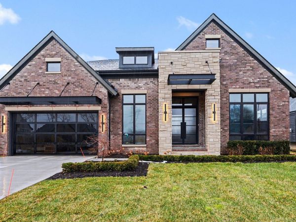 57572 Meadowridge Drive, Washington, MI 48094