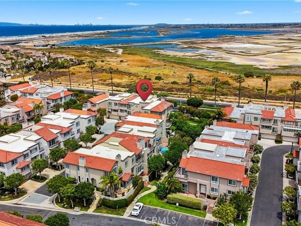19239 Meadowood Cir, Huntington Beach, CA 92648