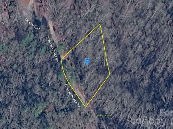 200 Pioneer Village Drive , Franklin, NC 28734
