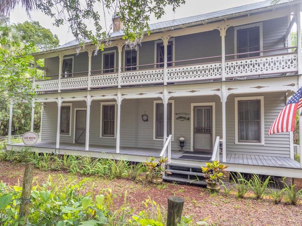 200 PARK Street, Melrose, FL 32666