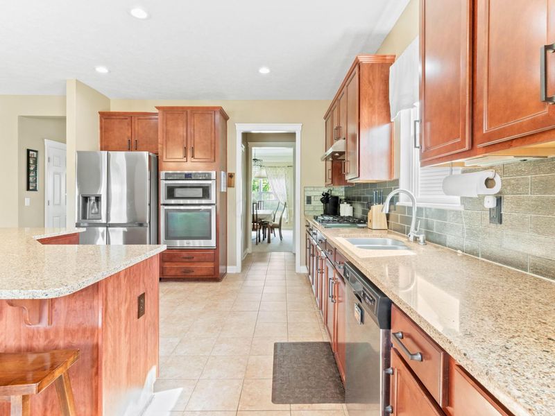 1356 Scotsman Drive, Grove City, OH 43123 Photo 12