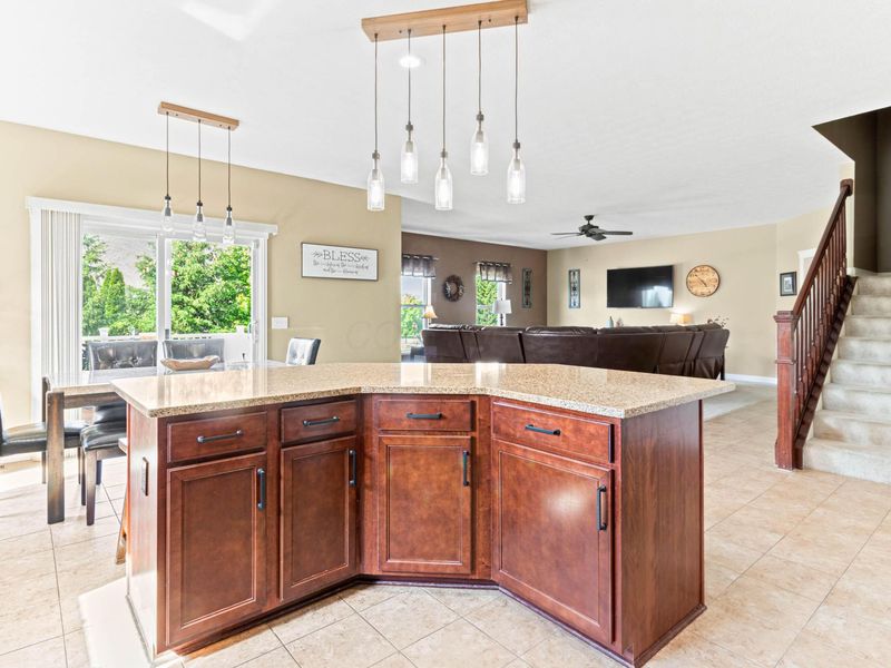1356 Scotsman Drive, Grove City, OH 43123 Photo 14