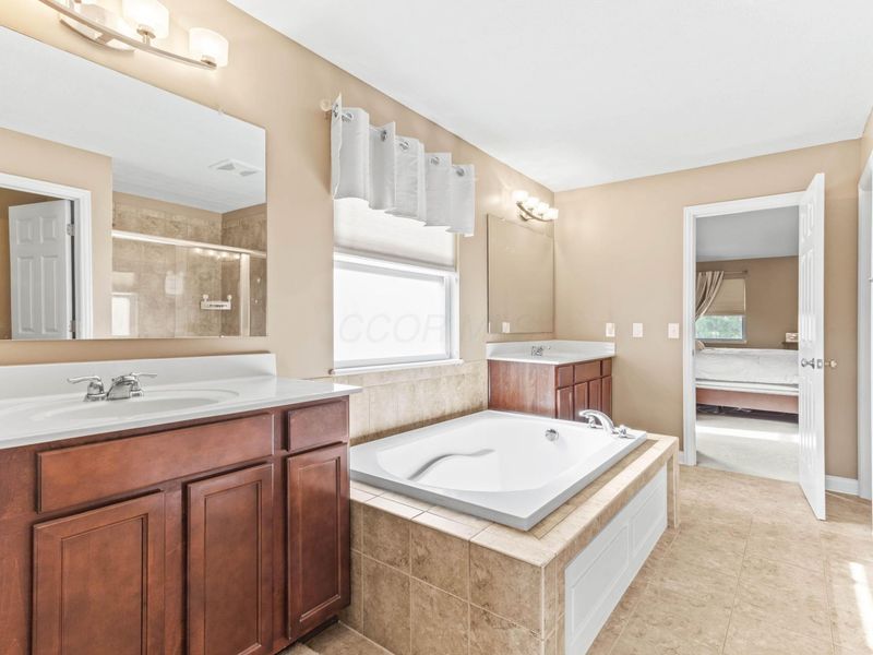 1356 Scotsman Drive, Grove City, OH 43123 Photo 18