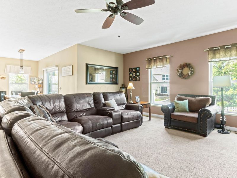 1356 Scotsman Drive, Grove City, OH 43123 Photo 8