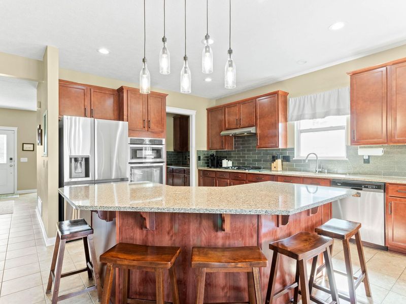 1356 Scotsman Drive, Grove City, OH 43123 Photo 9