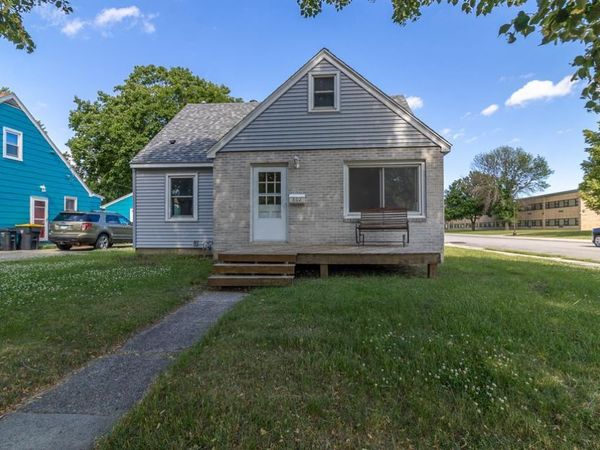 802 Center Street, North Mankato, MN 56003