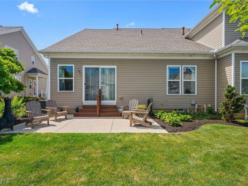 8329 Beaumont Drive, Mentor, OH 44060 Photo 4