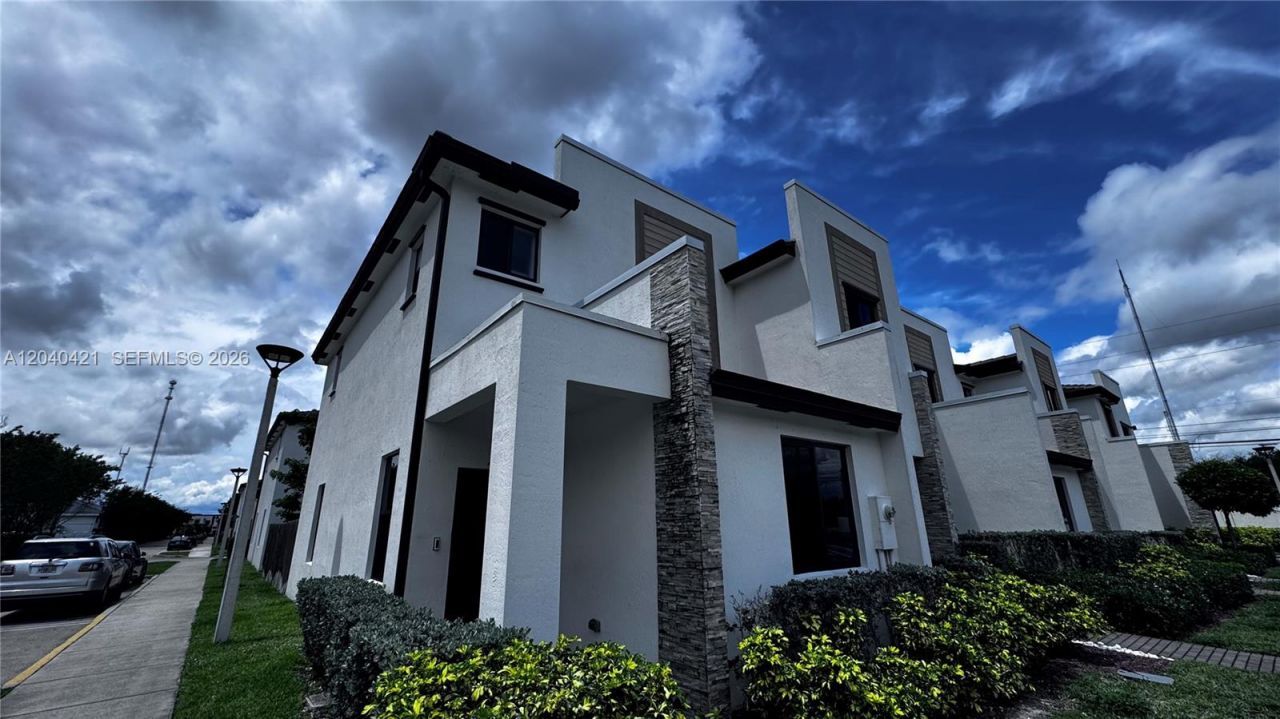 21404 NE 3rd Path , Miami, FL 33179 Photo