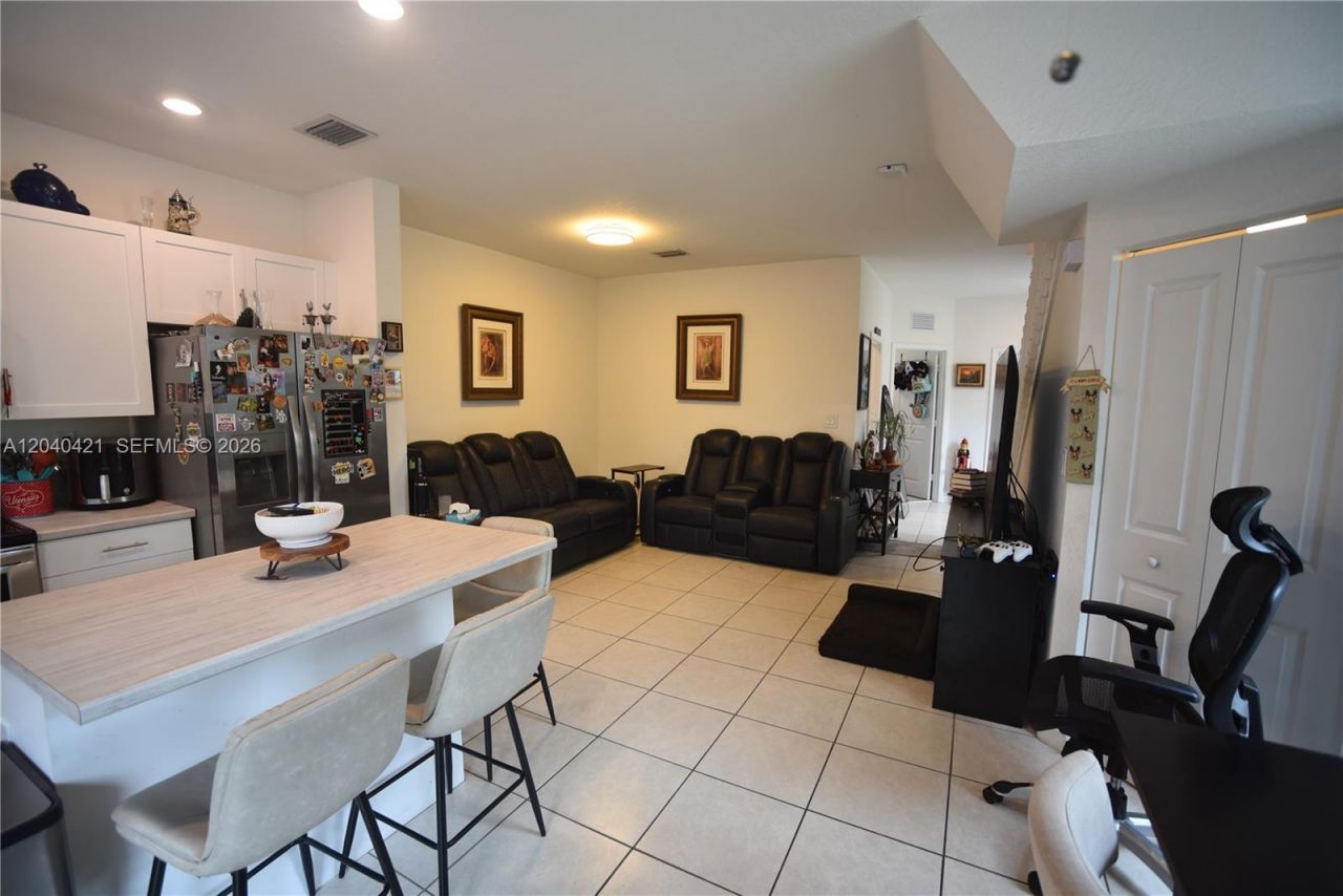 21404 NE 3rd Path , Miami, FL 33179 Photo