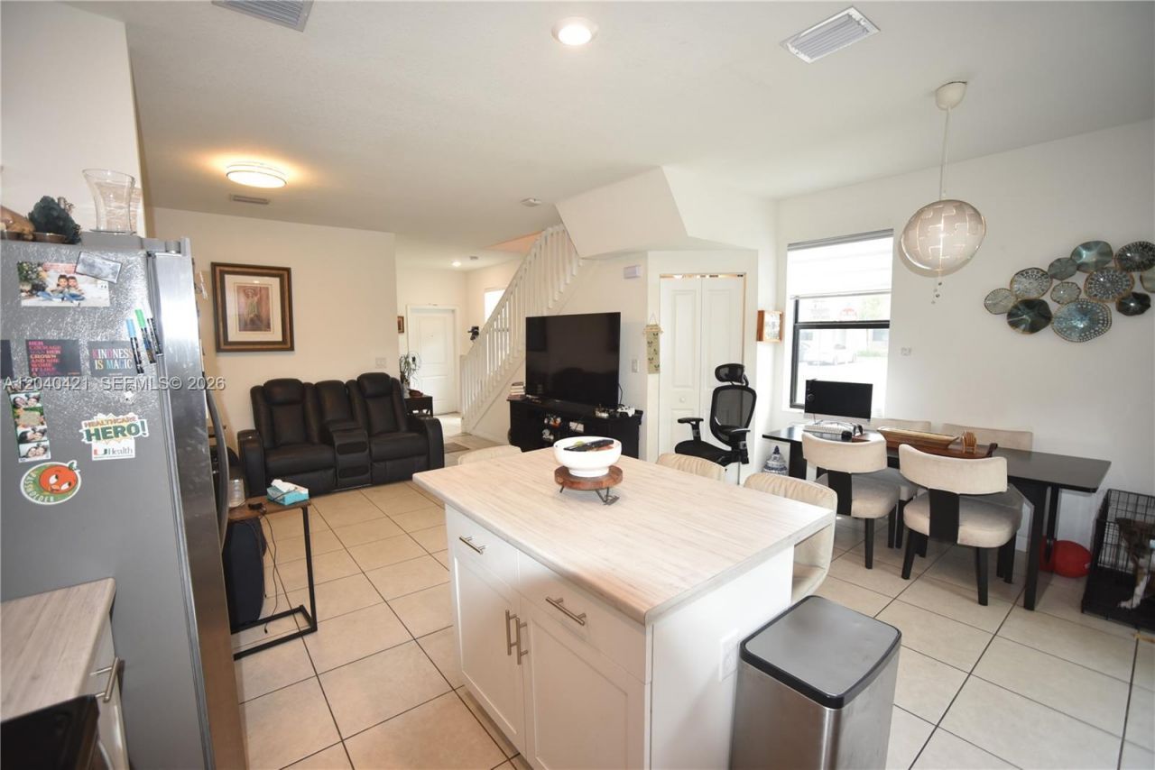 21404 NE 3rd Path , Miami, FL 33179 Photo