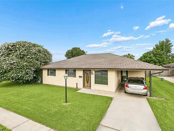2910 DELILLE Street, Chalmette, LA 70043