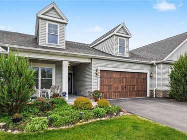 4049 St James Parkway, Canandaigua, NY 14424