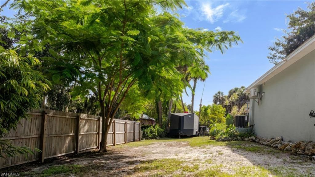 211 Palmacea Rd, Fort Myers, FL 33905 Photo
