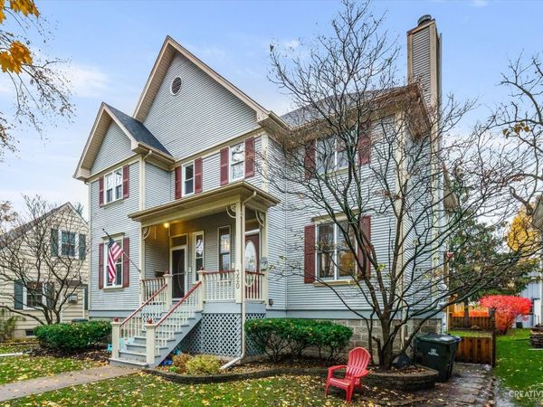 320 N Wright Street , Naperville, IL 60540