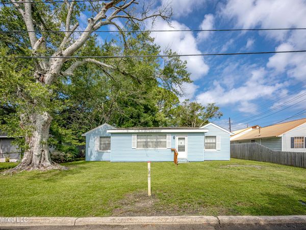 1815 Cherubusco Street, Pascagoula, MS 39567