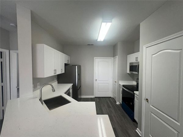 18046 VILLA CREEK DRIVE , TAMPA, FL 33647