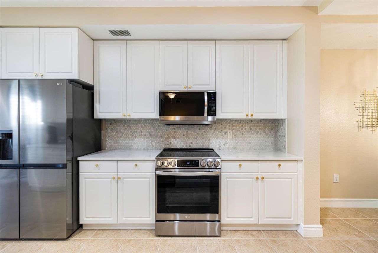 24367 Baltic Avenue, Unit 202, Punta Gorda, FL 33955 Photo