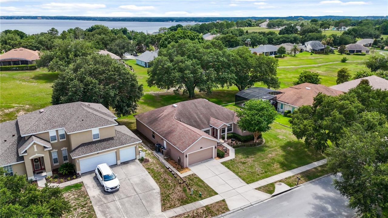 9651 Spring Lake Drive , Clermont, FL 34711 Photo