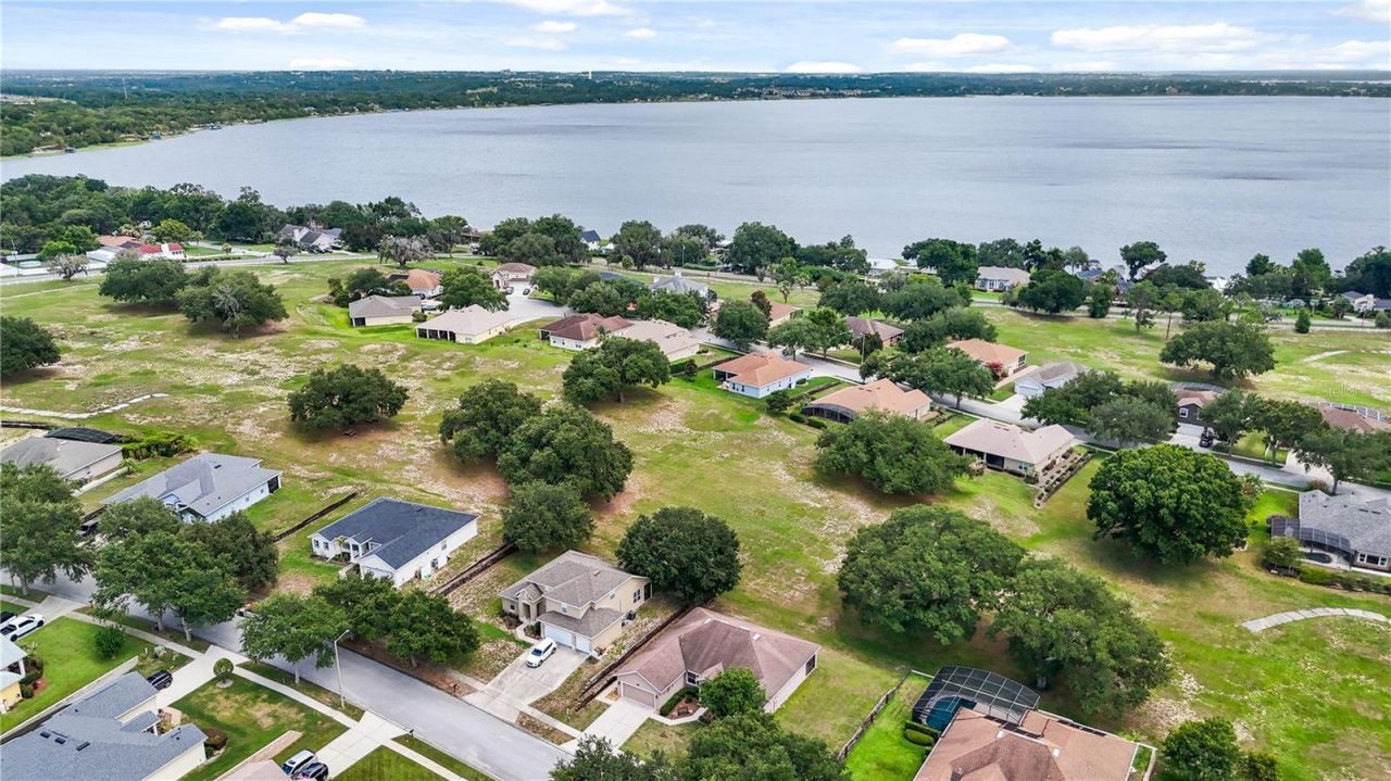 9651 Spring Lake Drive , Clermont, FL 34711 Photo