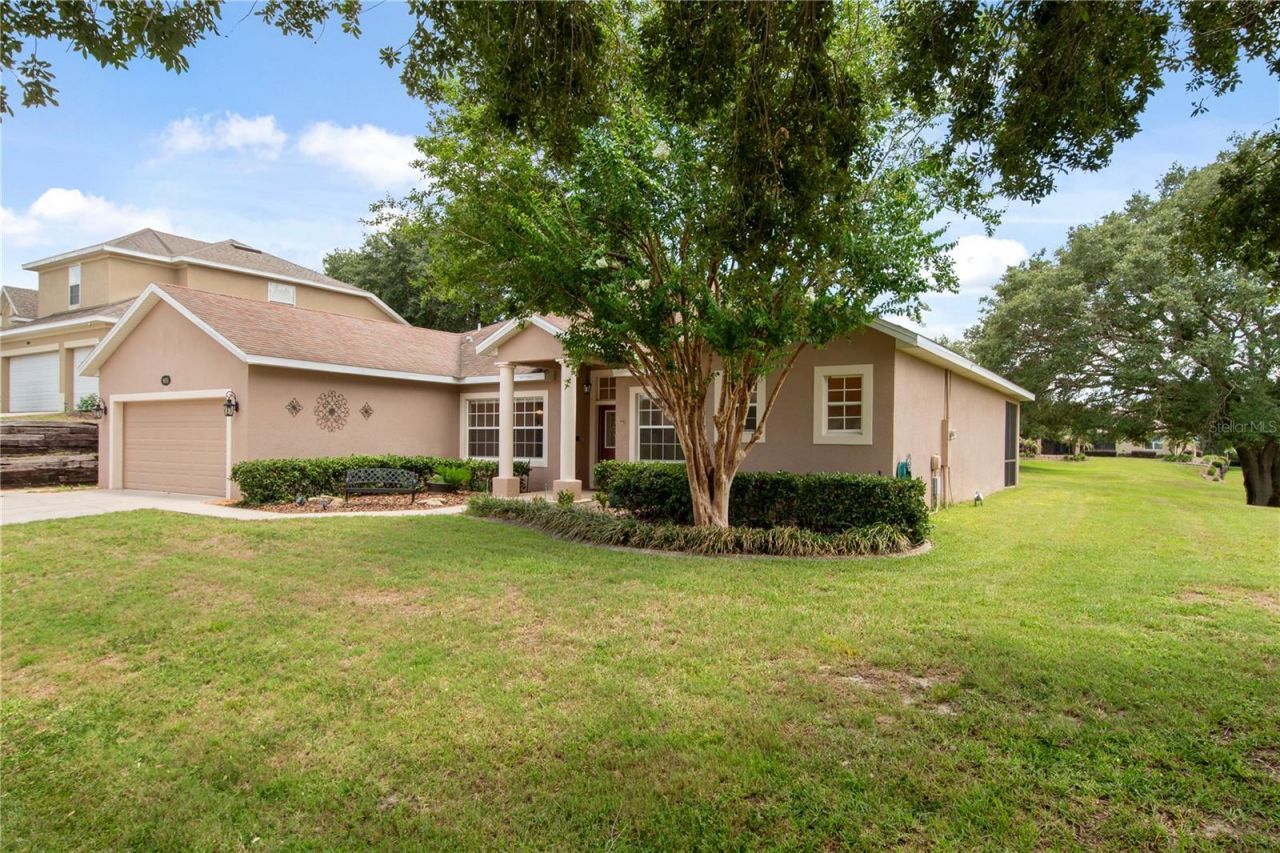9651 Spring Lake Drive , Clermont, FL 34711 Photo