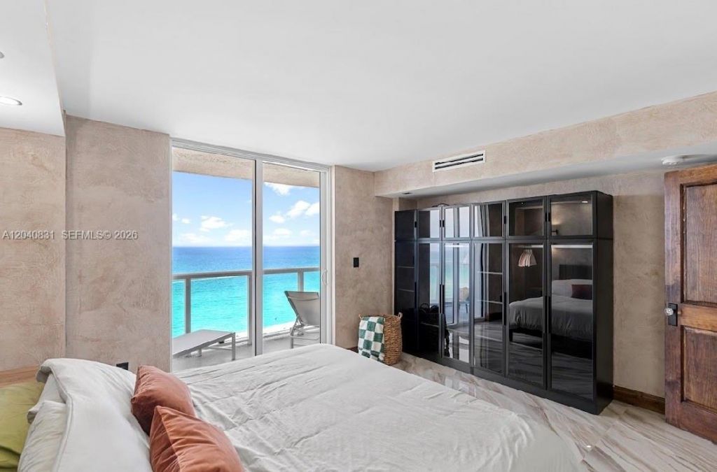 2457 Collins Ave , Unit 1603, Miami Beach, FL 33140 Photo