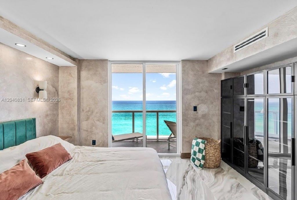 2457 Collins Ave , Unit 1603, Miami Beach, FL 33140 Photo