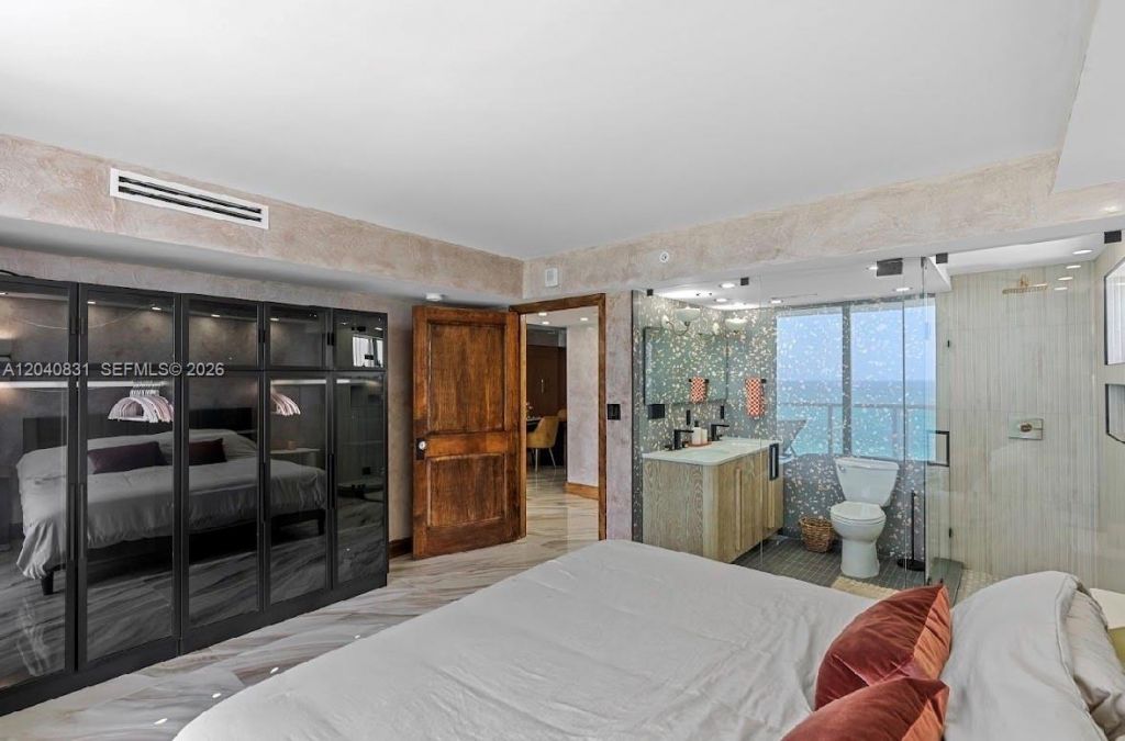 2457 Collins Ave , Unit 1603, Miami Beach, FL 33140 Photo