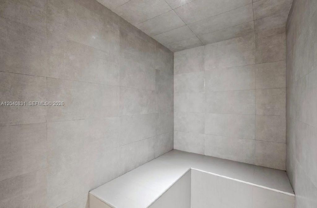 2457 Collins Ave , Unit 1603, Miami Beach, FL 33140 Photo