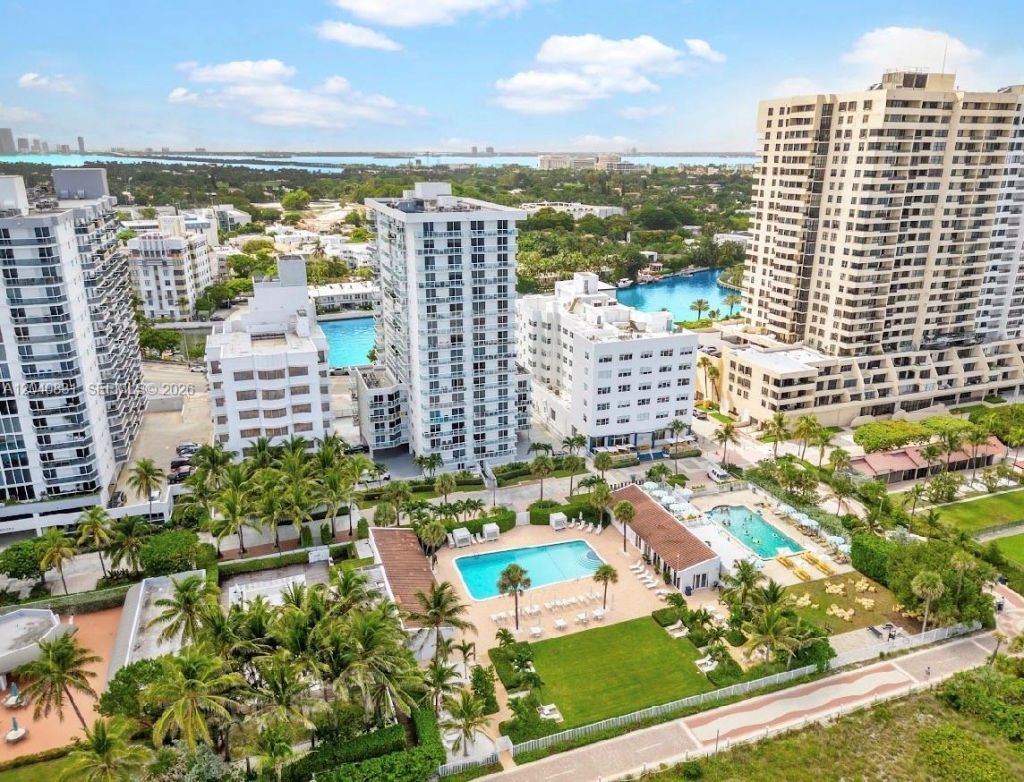 2457 Collins Ave , Unit 1603, Miami Beach, FL 33140 Photo
