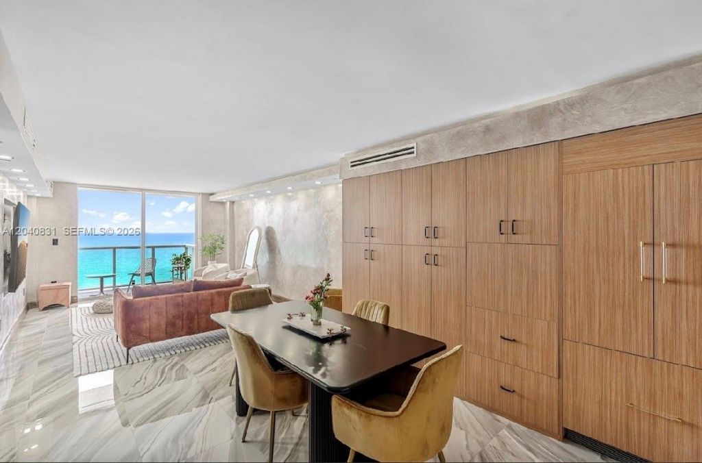 2457 Collins Ave , Unit 1603, Miami Beach, FL 33140 Photo