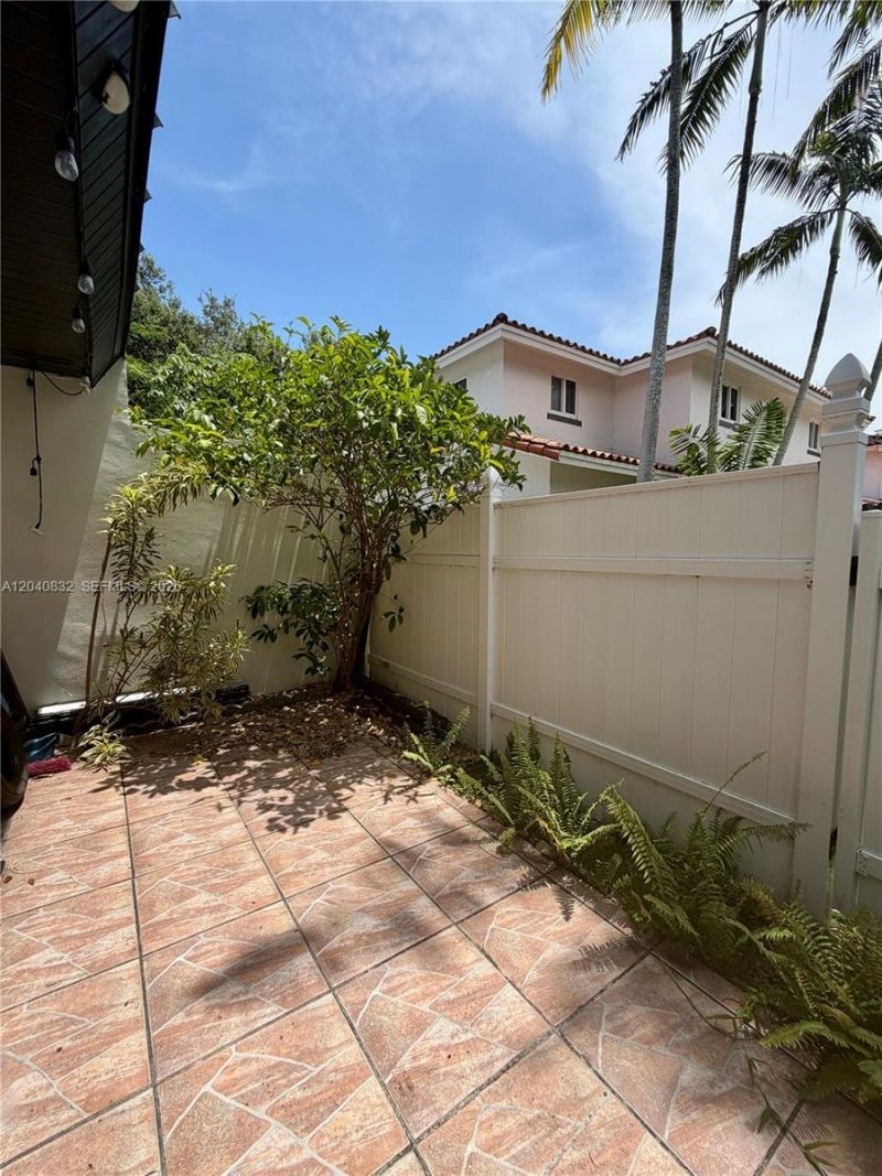 6667 Miller Dr, Unit 15, South Miami, FL 33155 Photo