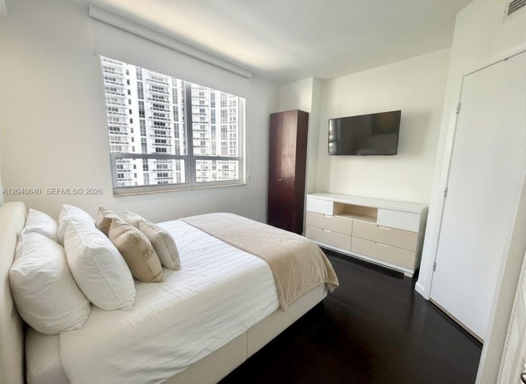801 Brickell Key Blvd , Unit 1704, Miami, FL 33131 Photo