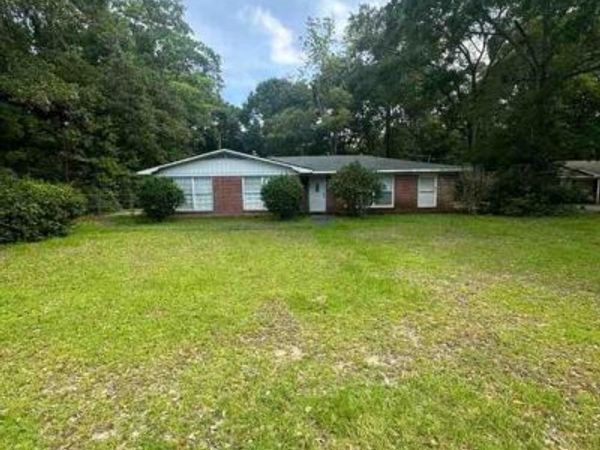 2355 Old Military Road, Mobile, AL 36605
