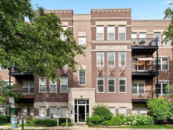 1245 N Orleans Street , Unit 902, Chicago, IL 60610