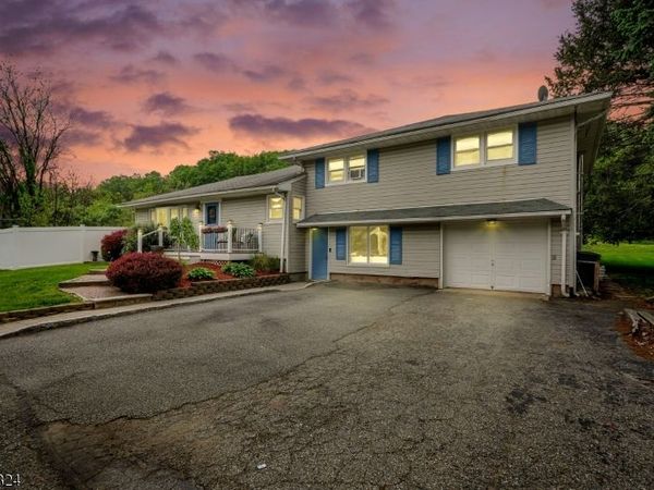 22 Federal Hill Rd, Pompton Lakes, NJ 07442