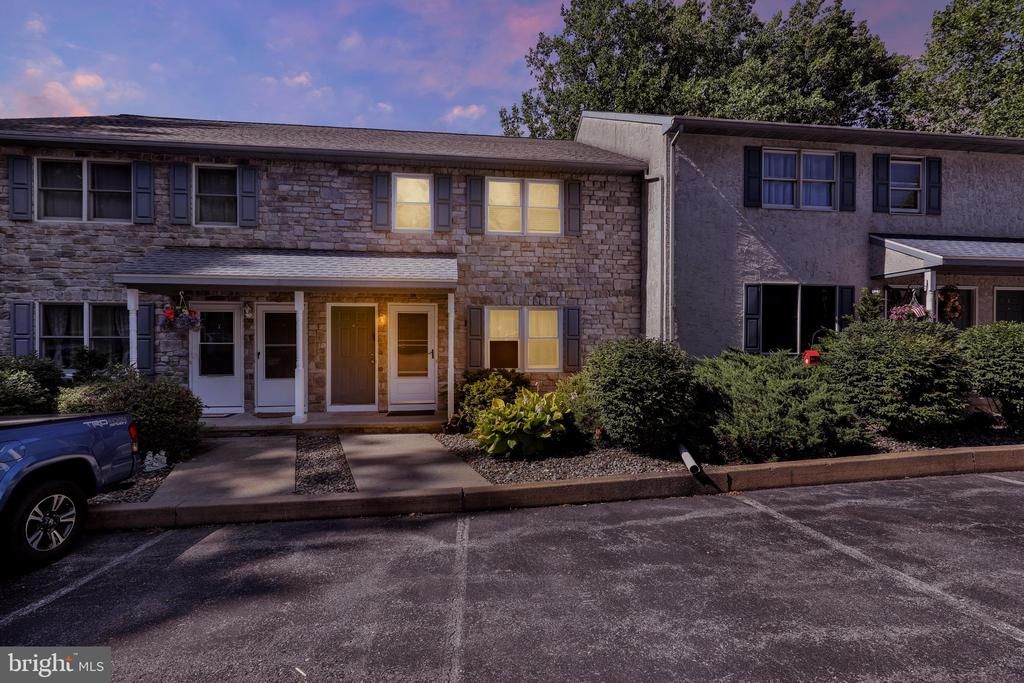 10 MAPLEWOOD AVENUE, MOHNTON, PA 19540